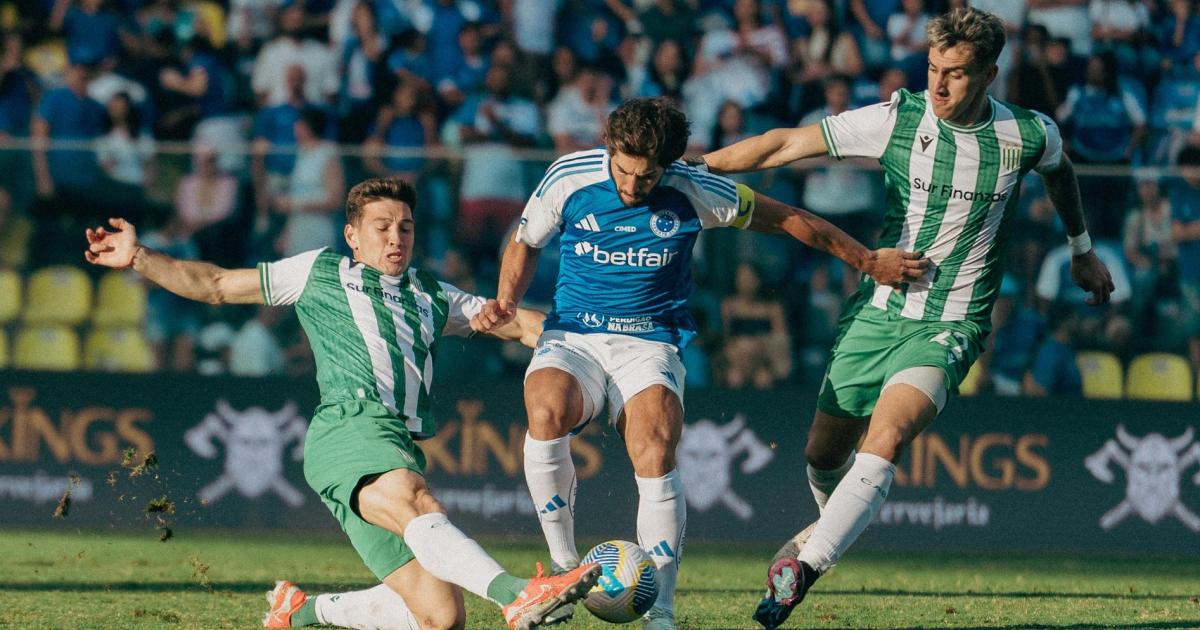 Banfield sufre y cae ante Cruzeiro en Brasil por la Vitoria Cup