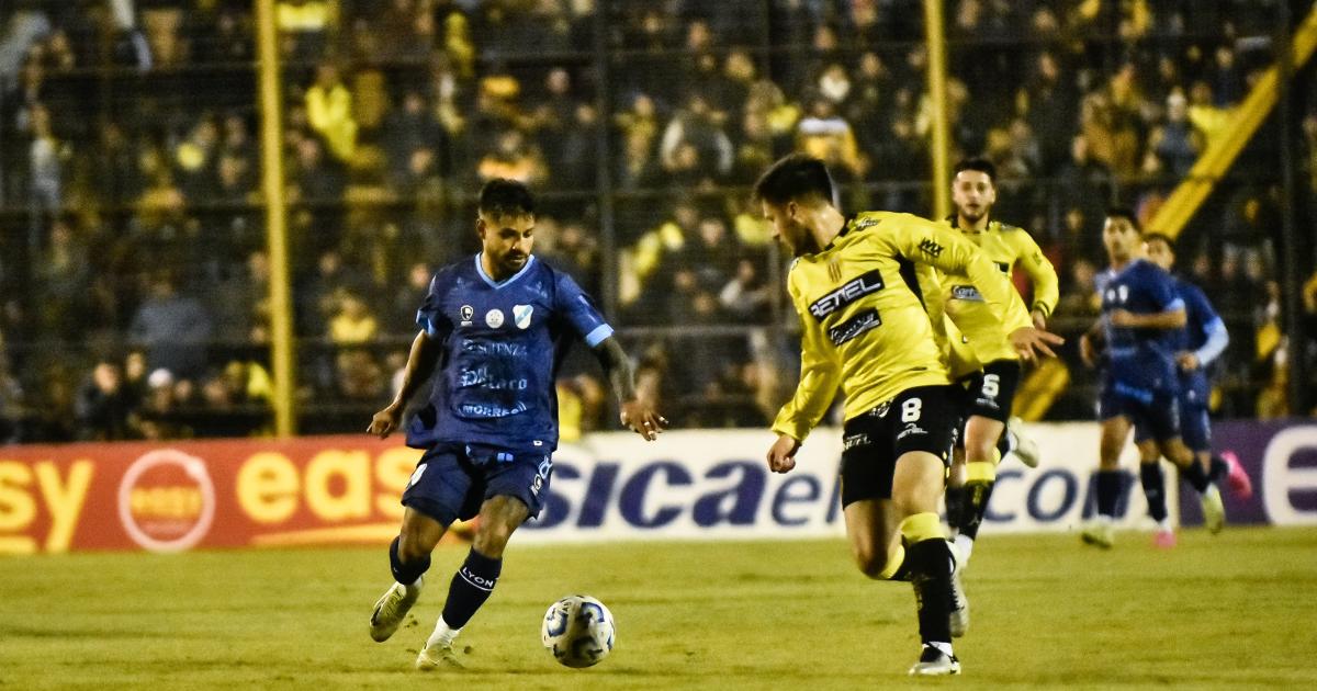 Gabriel Esparza maniobra ante Borja Velzquez