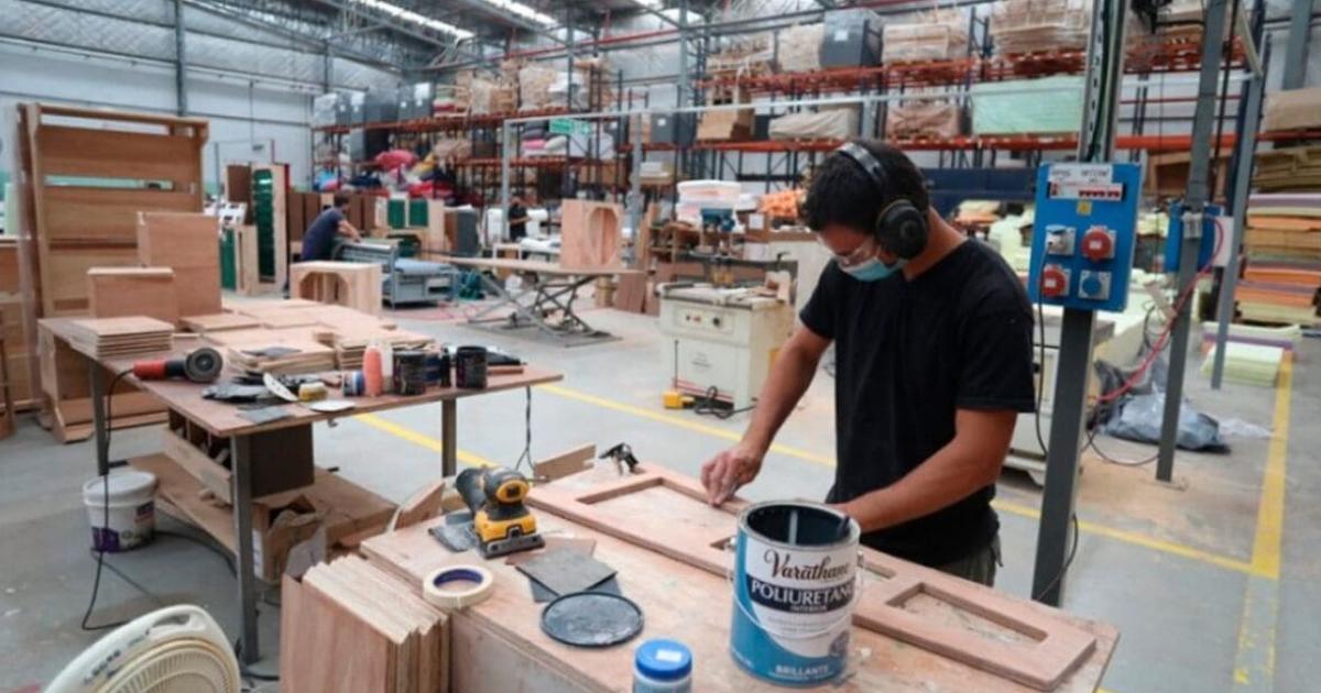  lo que ocurre es una migración del trabajo registrado al informal