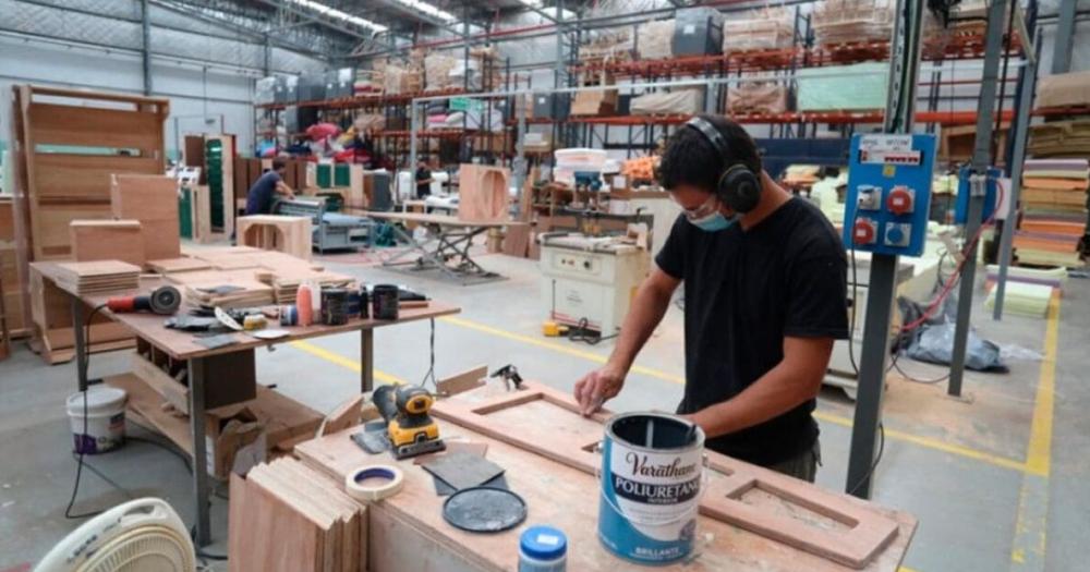 lo que ocurre es una migración del trabajo registrado al informal