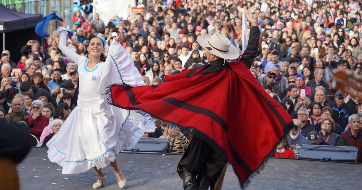 Asiacute fue el festejo del Diacutea de la Independencia en Lomas- las mejores fotos