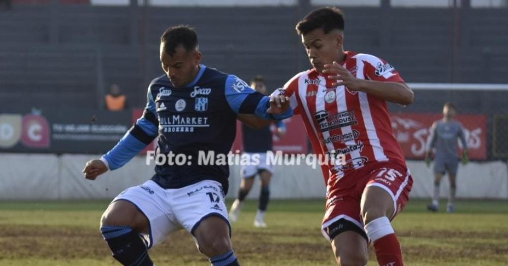 Talleres se salvó sobre el final de otra derrota