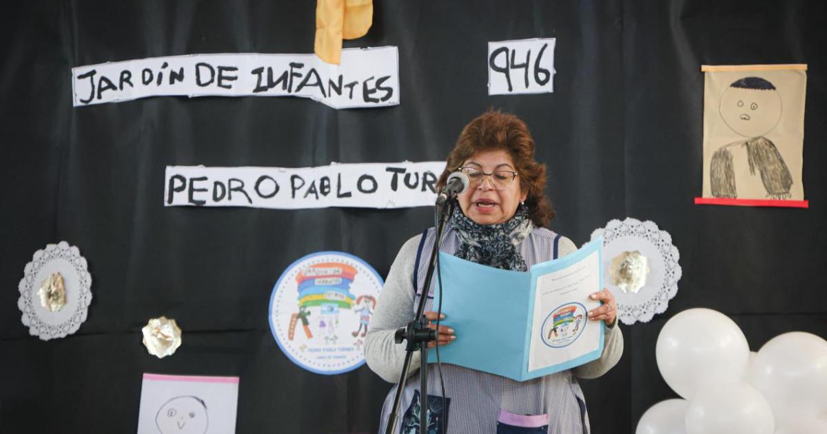 Alumnos docentes directivos familiares y autoridades participaron del acto en el jardín
