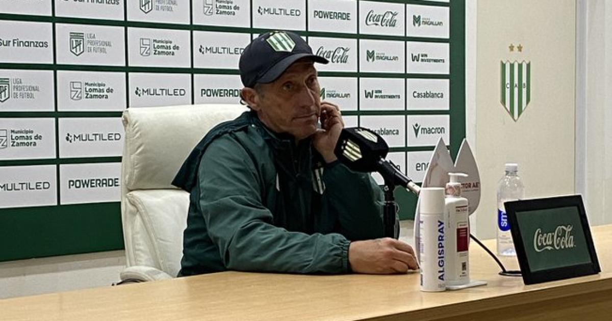 Pedro Troglio no abandona el barco