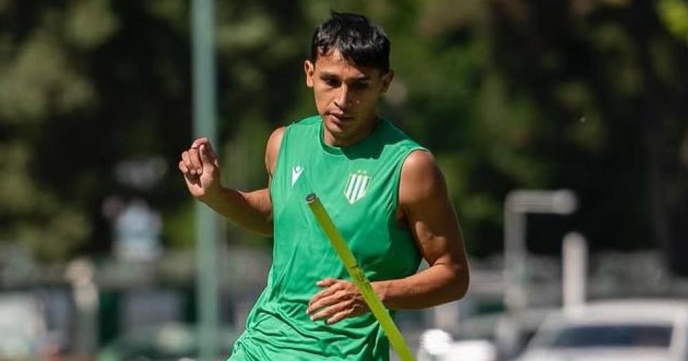 Obando deja Banfield y se marcha a Uruguay