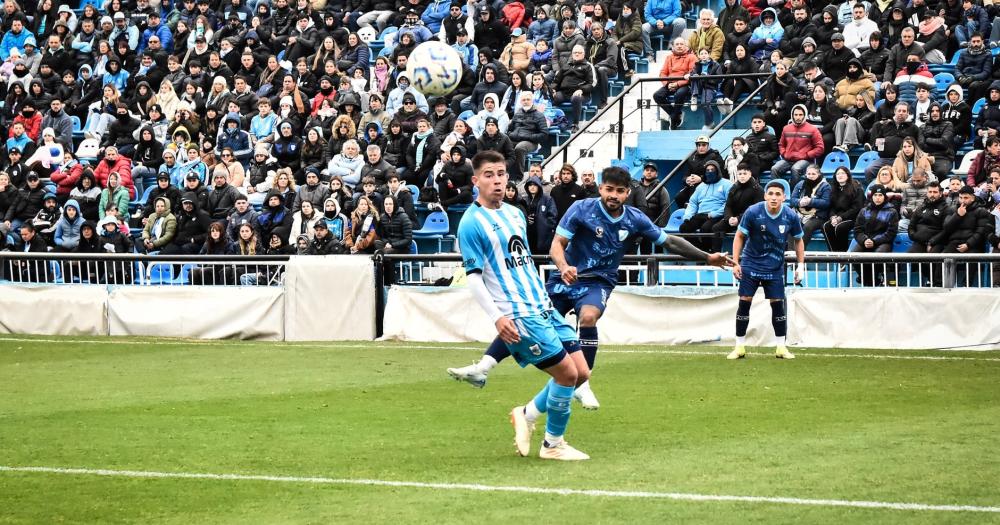 El tucu Esparza fue una de las grandes figuras en el triunfo de Temperley