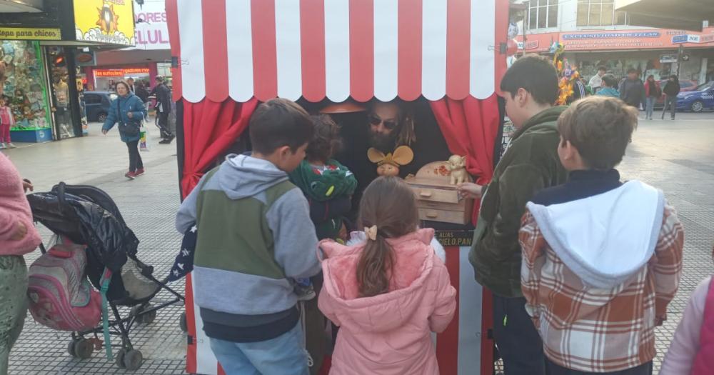 El espectculo se realiza de lunes a sbados de 1430 a 20 La función dura 40 minutos