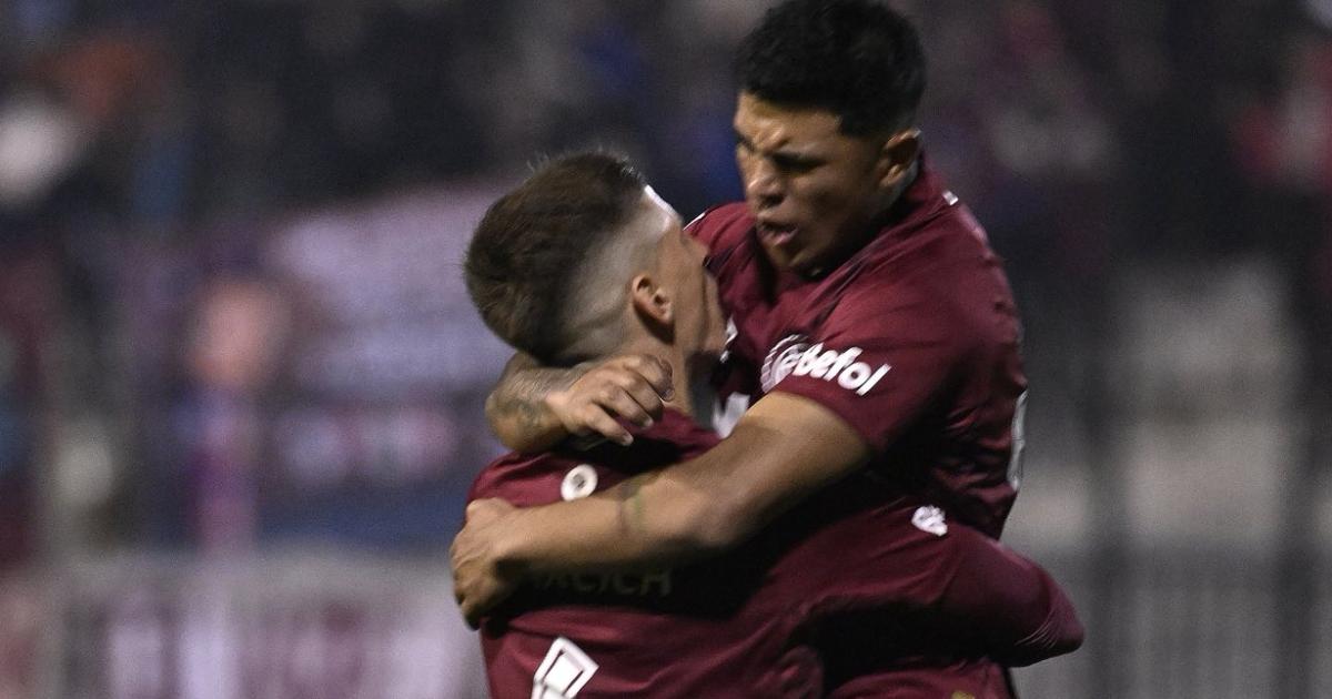 Lanuacutes le ganoacute a Huracaacuten y sigue en carrera en la Copa Argentina