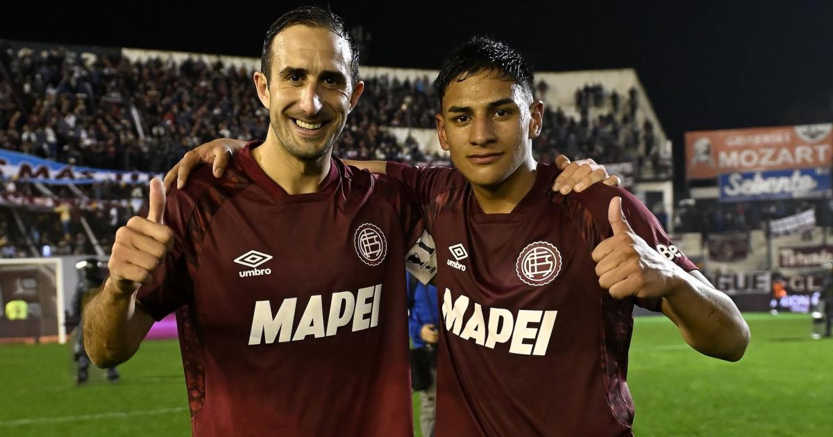 Izquierdoz y Dylan Aquino dos de las grandes figuras en la victoria de Lanús