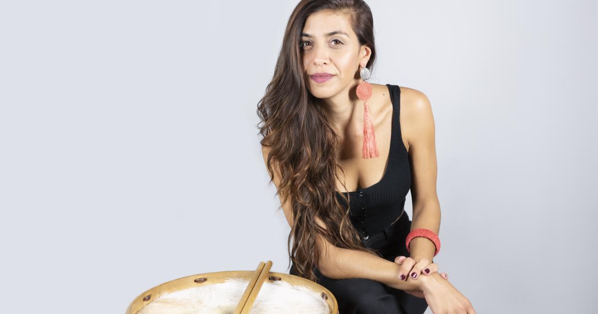 La percusionista Mariana Mariñelarena llega a Llavallol para brindar un taller único