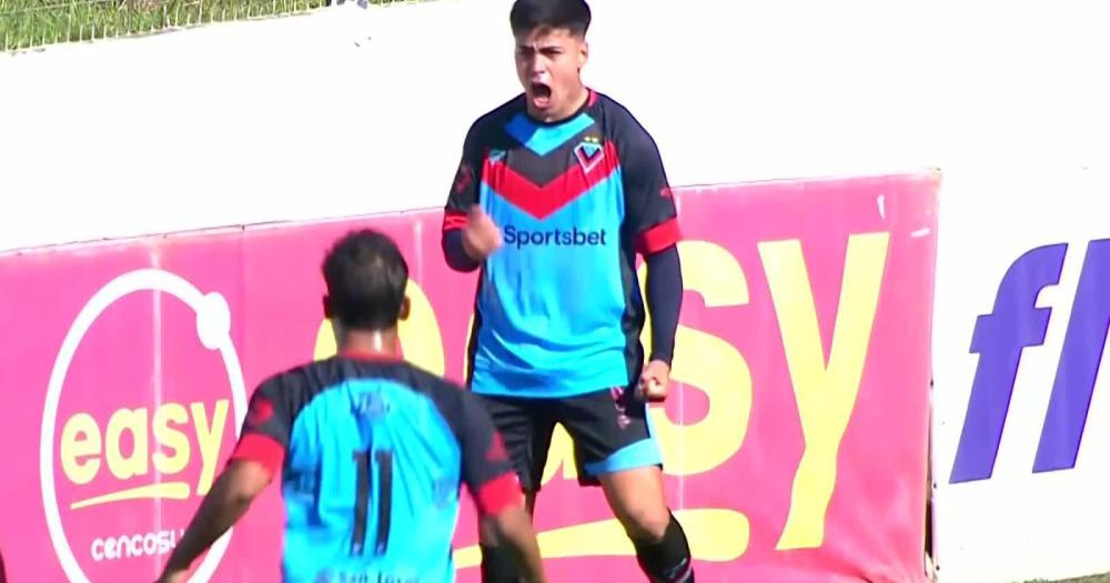 El delantero sigue anotando goles importantes con la camiseta tricolor