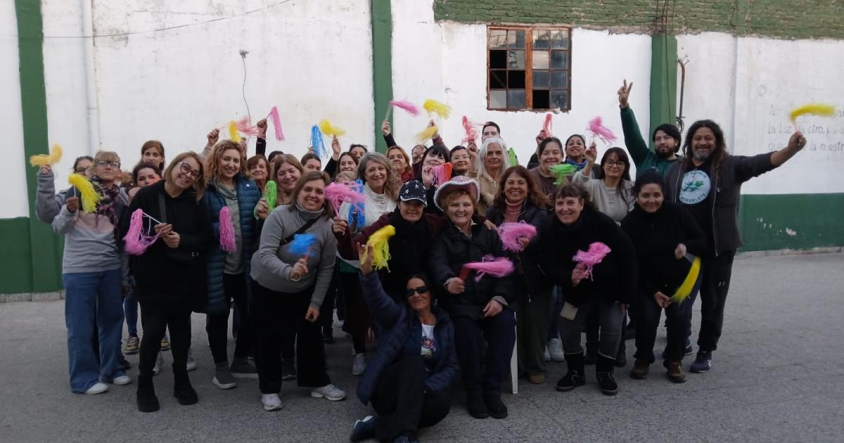 Para apoyar el trabajo de los emprendedores y artesanos