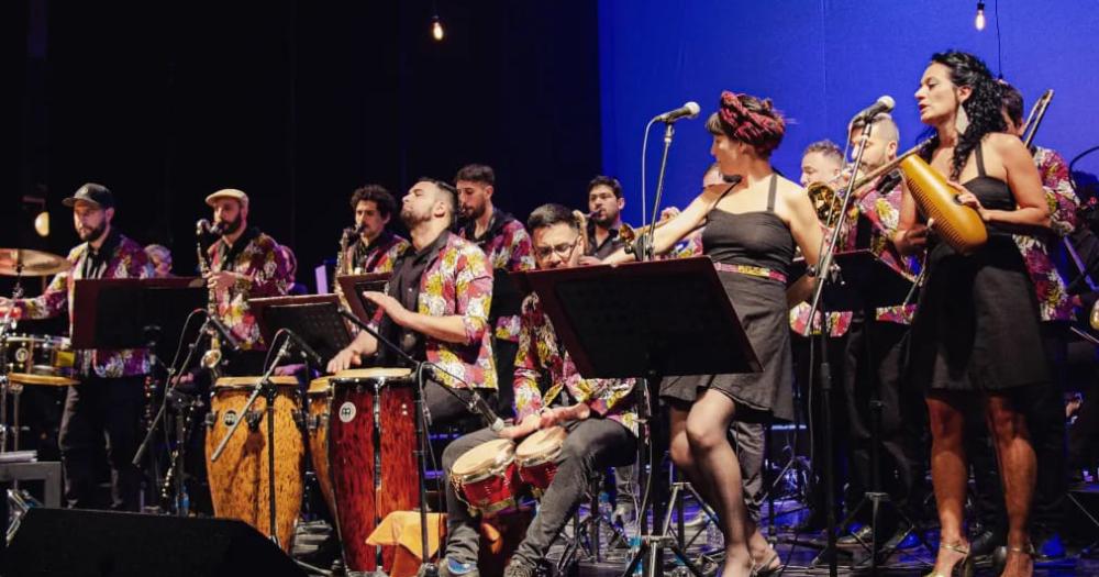 Flexatons  La jazz Mambo en vivo