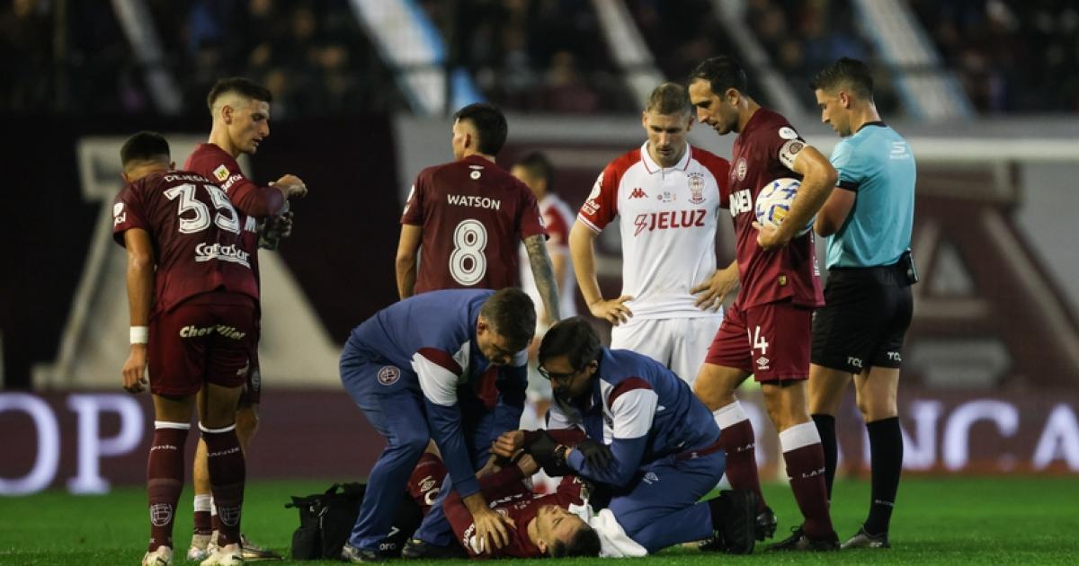 Peña Biafore atendido en el estadio Centenario