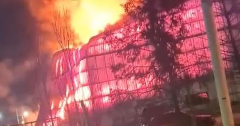 Los Bomberos de Lomas ayudaron a apagar el voraz incendio de Monte Grande