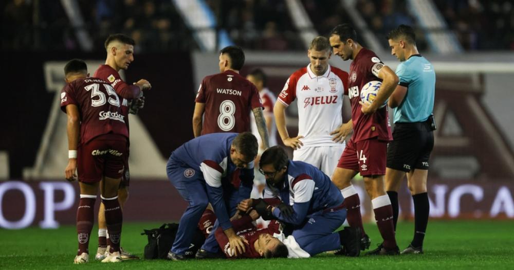 Peña Biafore atendido en el estadio Centenario
