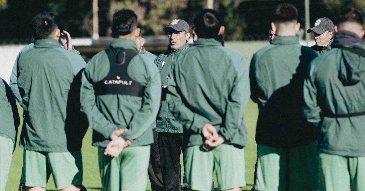 Troglio maneja distintas alternativas para potenciar a su Banfield