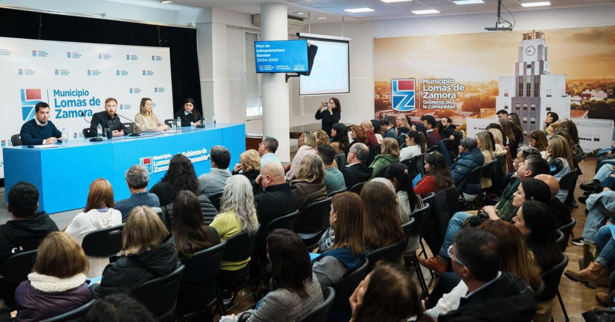Docentes y directivos estuvieron en el anuncio de la nueva etapa del programa