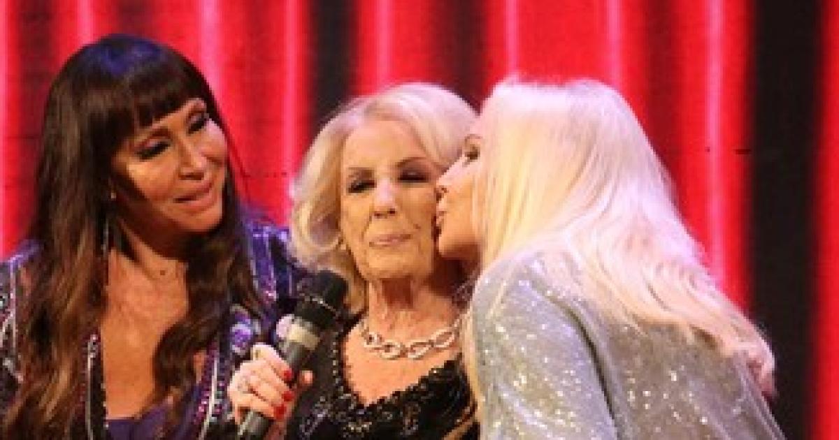 Moria Casn con Mirtha Legrand y Susana Giménez