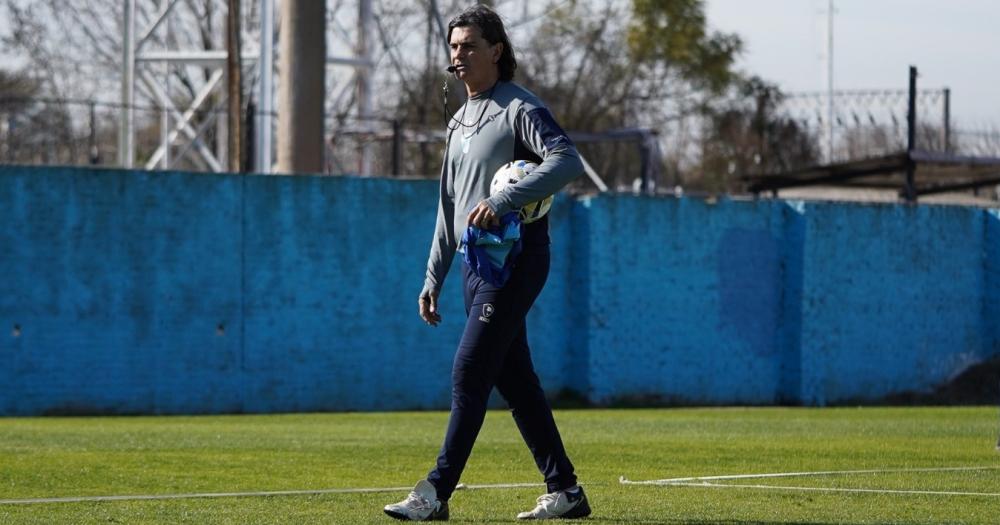 Forestello pretende ms de su equipo