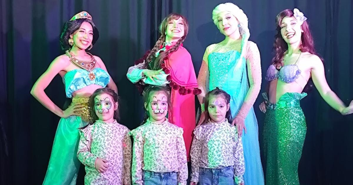 Felices y muy sorprendidas por el agasajo