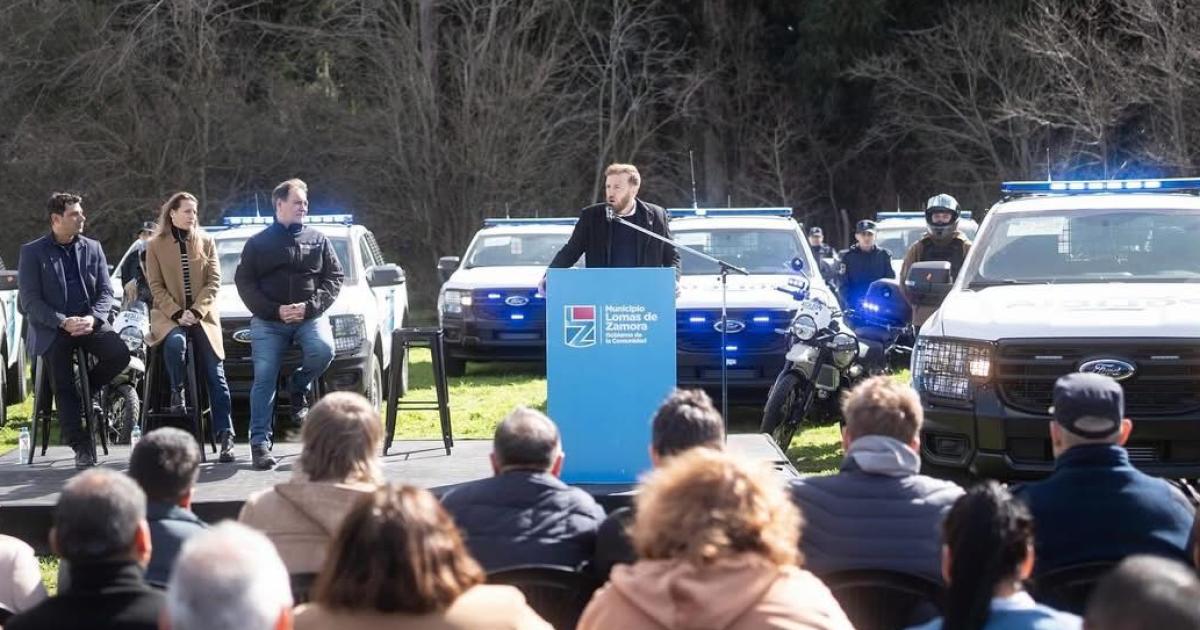 Otermiacuten y Alonso presentaron nuevos patrulleros y motos para Lomas