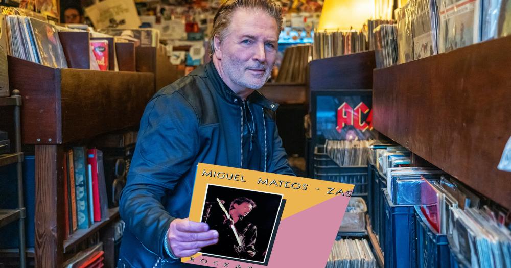 Miguel Mateos con su icónico disco