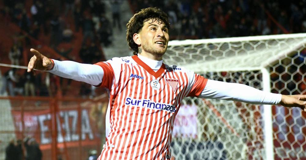 Mauricio Asenjo convirtió un golazo de cabeza para la victoria de Los Andes sobre Quilmes