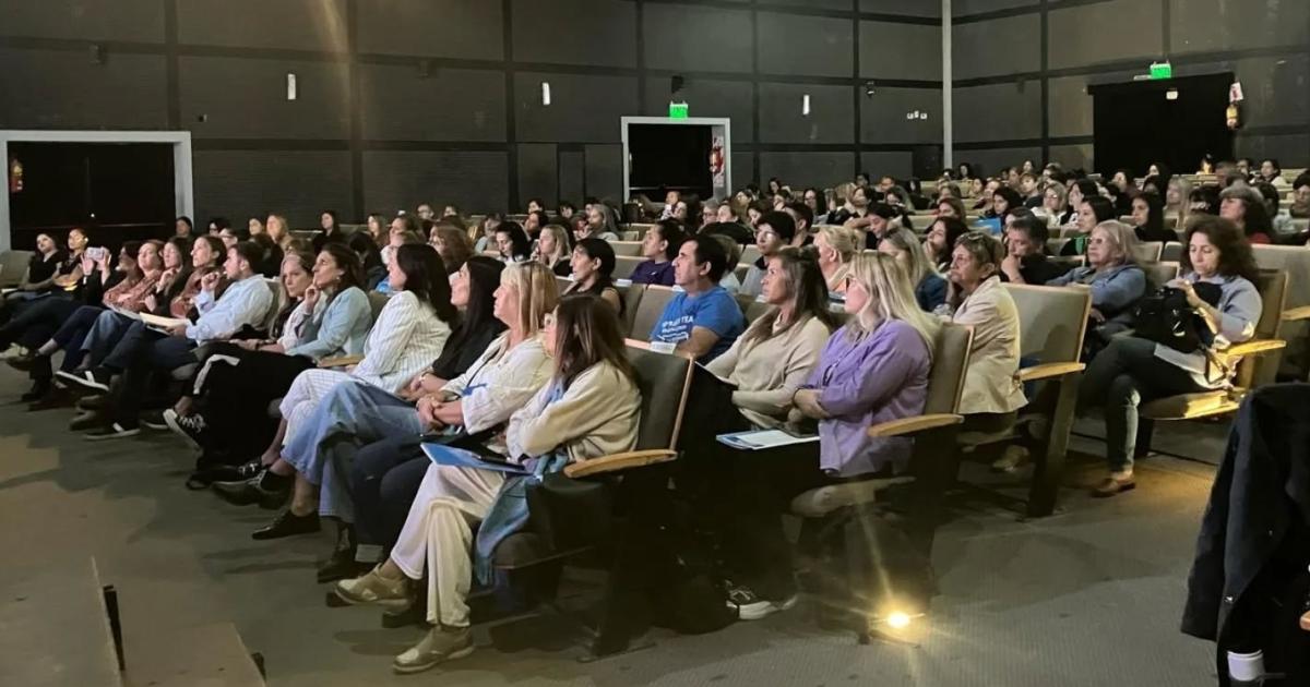 Por una mente activa es el nombre del congreso organizado por el Colegio de Farmacéuticos junto al Municipio