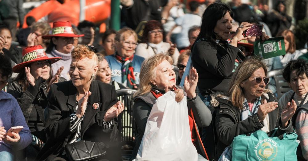 Las Nenas coparon la plaza Roberto Snchez y disfrutaron de un gran festejo