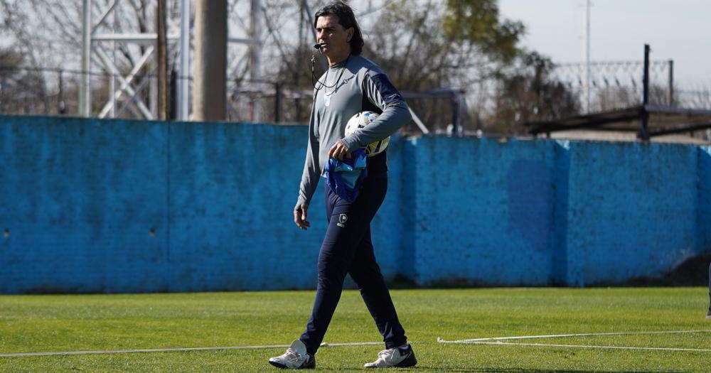 Forestello encolumnado detr?s de un objetivo