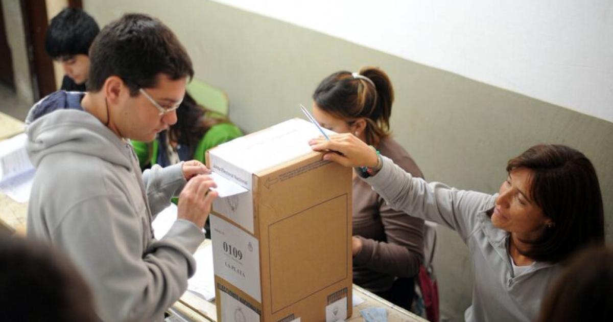  Deben figurar en el padrón electoral