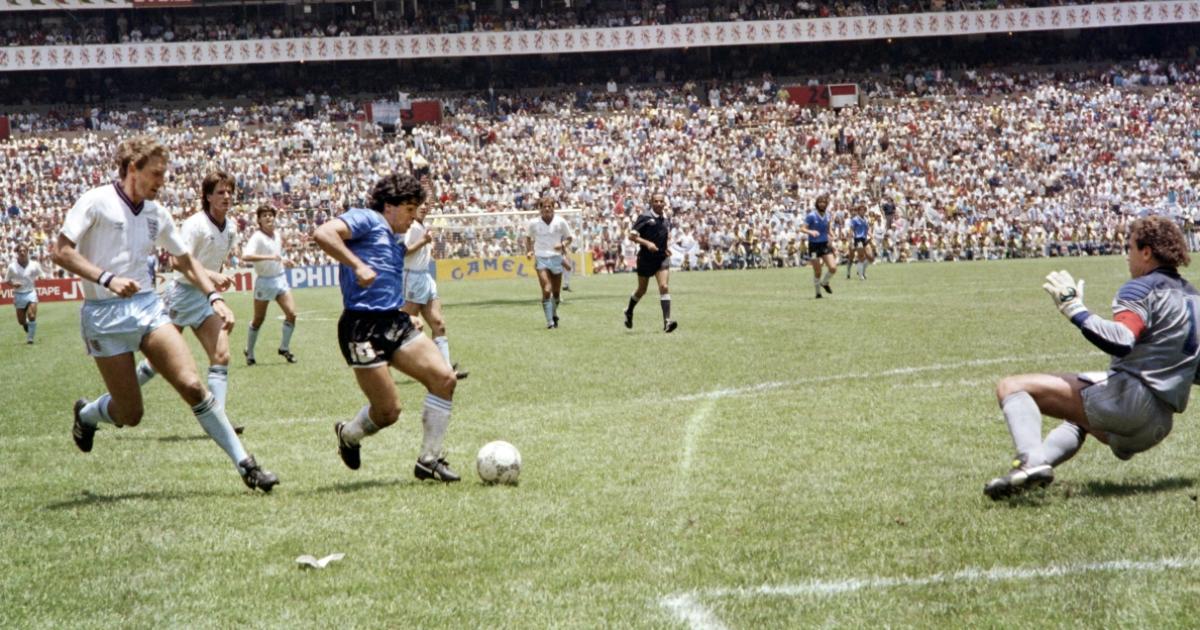 Diego gambeteó a los ingleses desde mitad de cancha e hizo un gol inolvidable