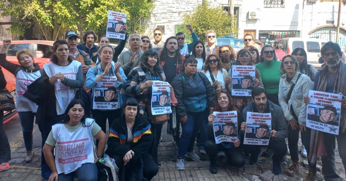 Diferentes organizaciones protestan en el Juzgado N°2 donde fue trasladado el joven de 22 años