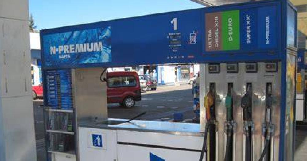 Septiembre iniciaraacute con otro aumento en los combustibles