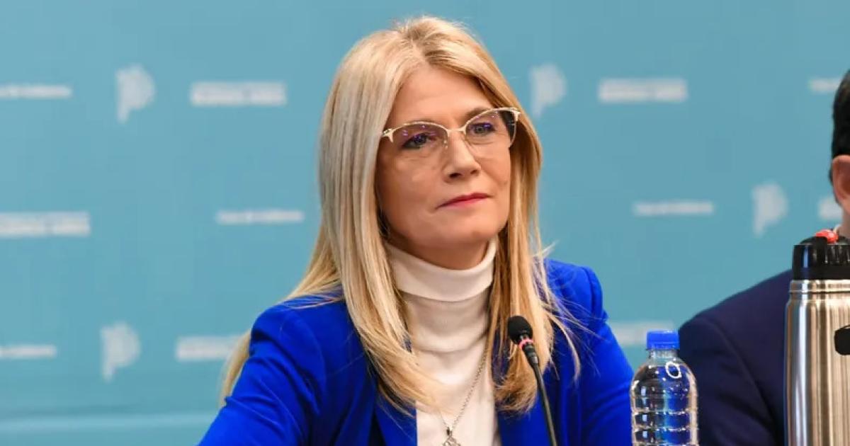 Verónica Magario apunto contra Javier Milei