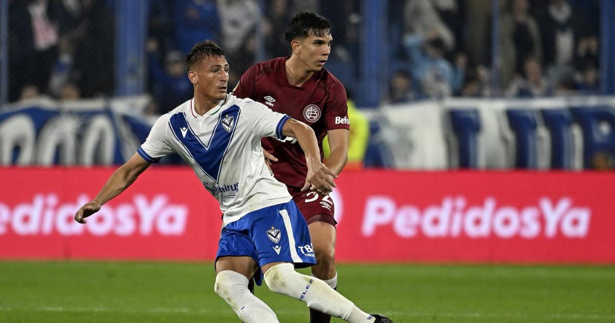 El juvenil hizo su debut con la camiseta granate