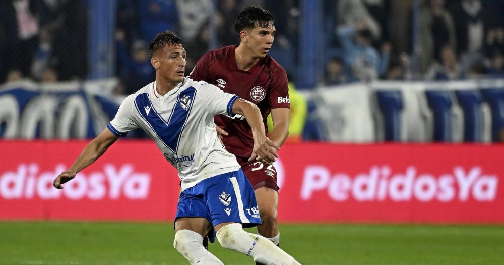 El juvenil hizo su debut con la camiseta granate