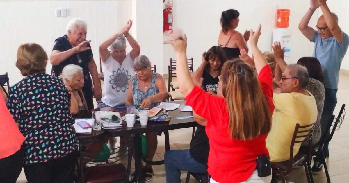 Un espacio para compartir socializar divertirse y estimular la memoria
