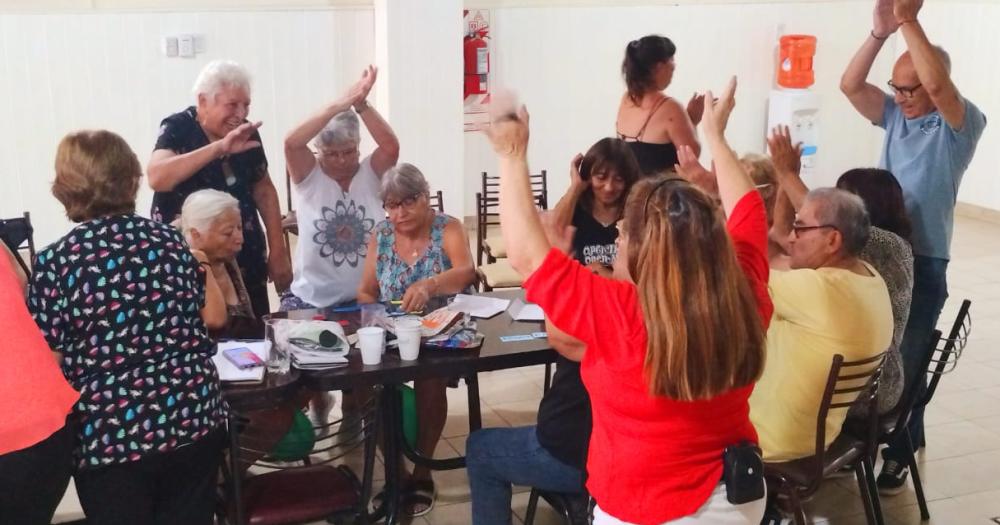 Un espacio para compartir socializar divertirse y estimular la memoria