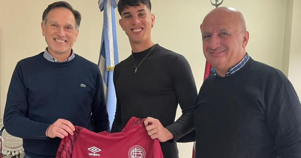 Tobías Quiroz otra promesa de Lanús que firmó contrato