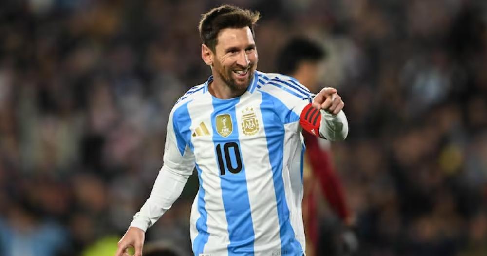 Lionel Messi en su noche especial marcó dos goles y fue la gran figura de Argentina