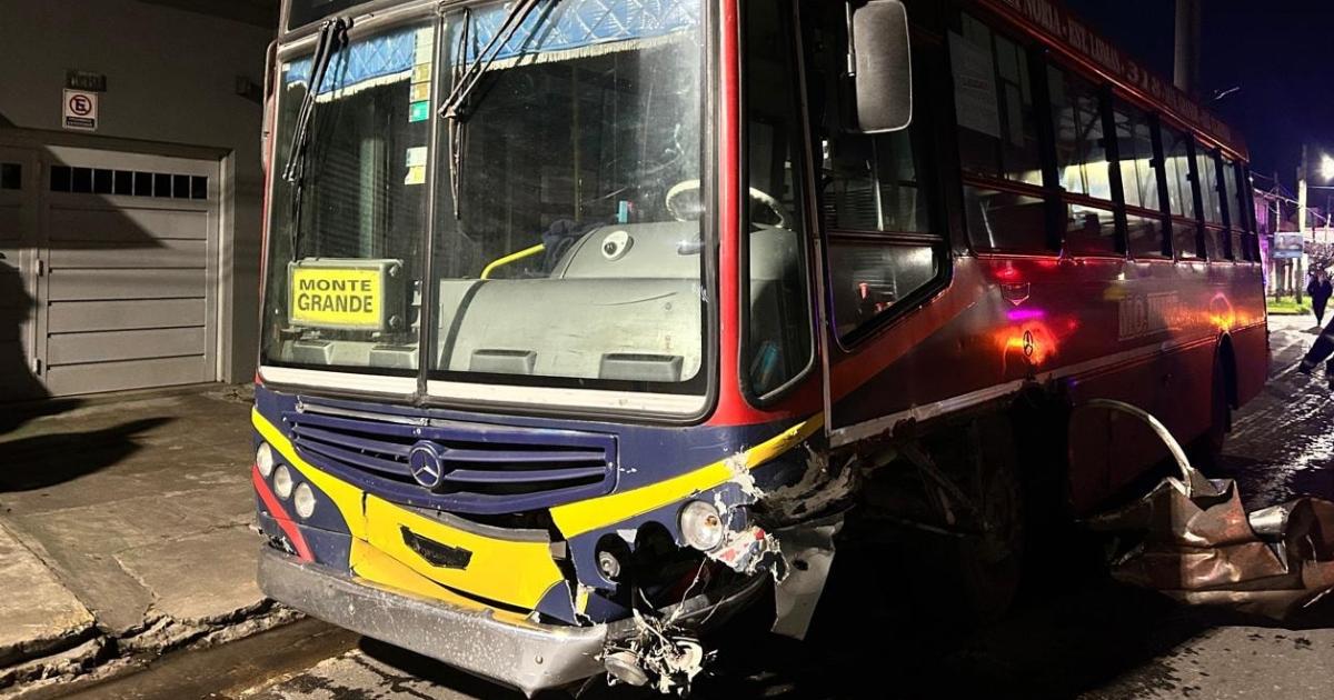 Así quedó el colectivo tras el choque