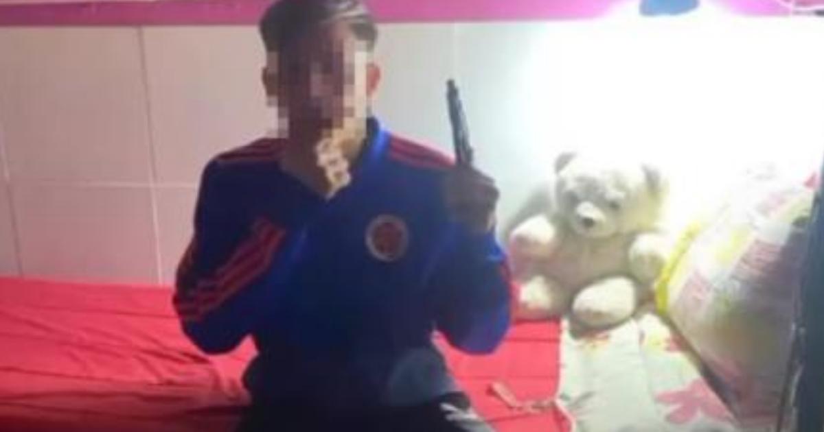 El adolescente sube fotos armado y es considerado peligroso por sus tías