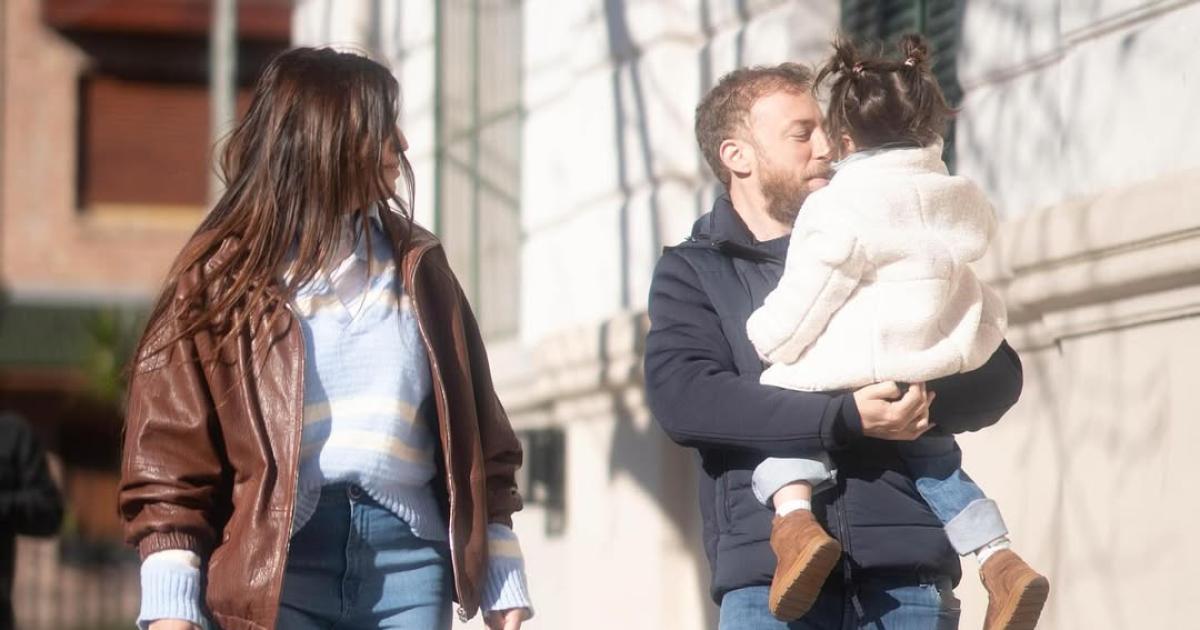 Daniela Vilar fue a votar junto a Federico Otermín y a su hija Sofía