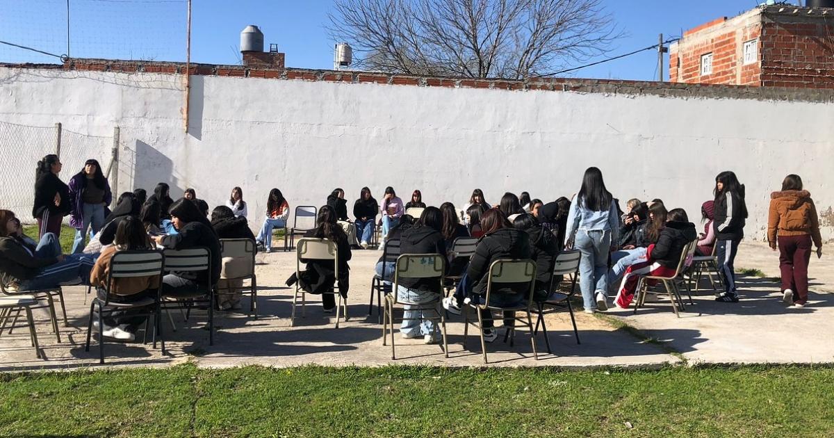 En cada uno de los talleres entregan copas menstruales