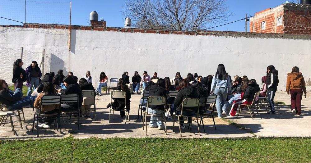 En cada uno de los talleres entregan copas menstruales