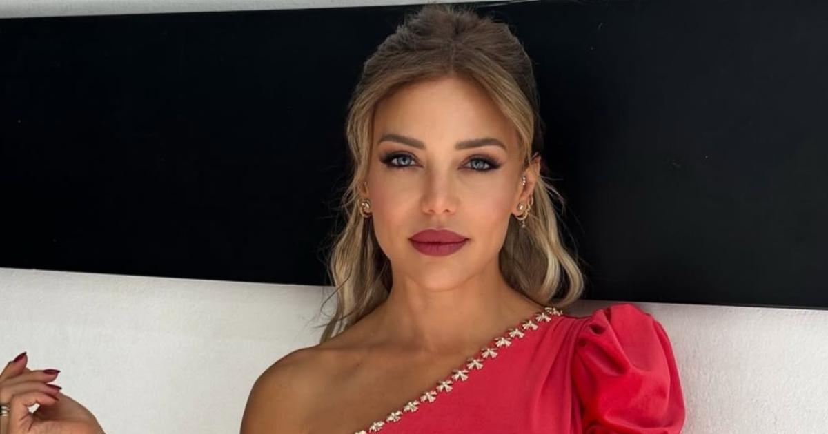 Evangelina Anderson fue vista con un jugador