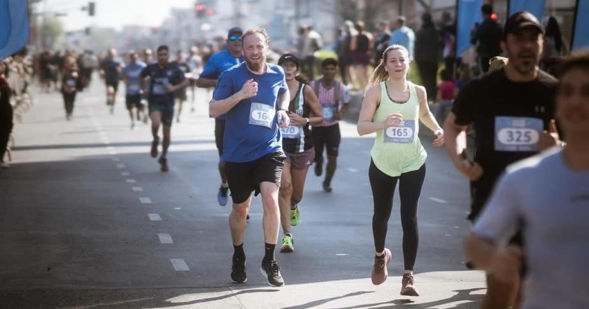 Federico Otermín y Sol Tischik en plena carrera