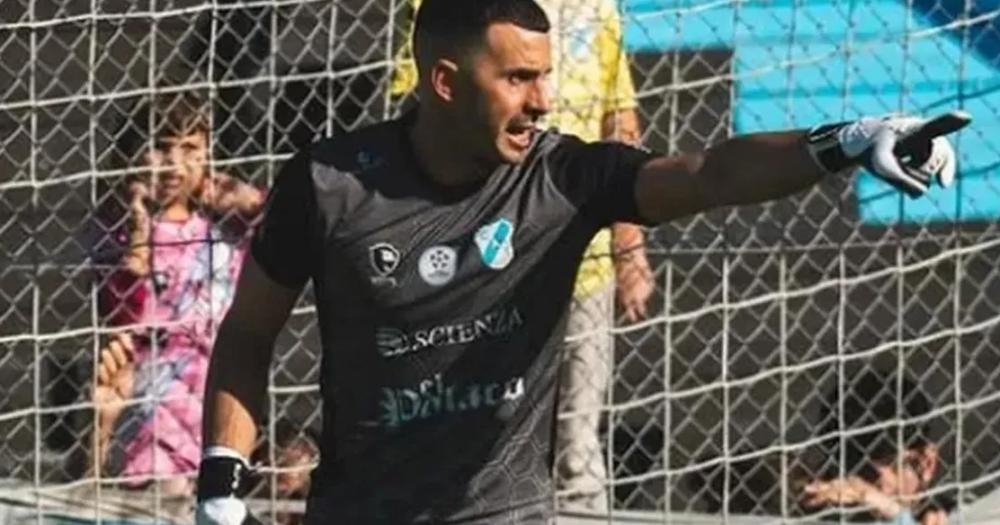 El arquero de Temperley otra vez figura ya piensa en lo que se viene